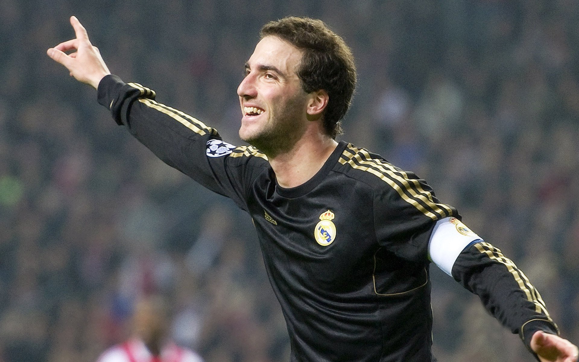 米兰体育在线-校园足球联赛发展势头良好,校园足球发展现状分析